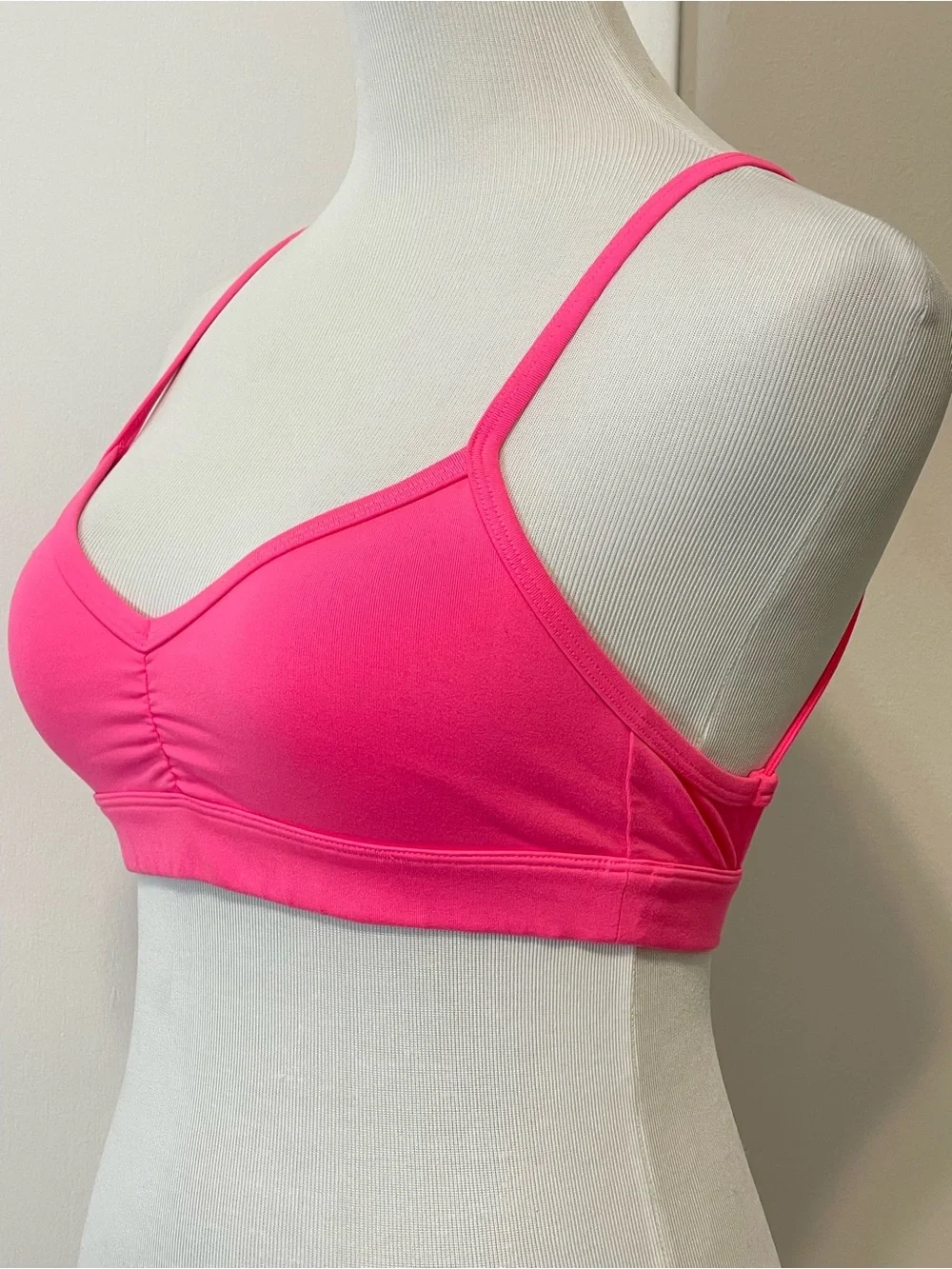 NWOT Alo Yoga Neon Pink Glow Yoga Multi-Strap Back Sports Bra Size XS